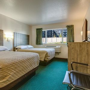 Coachman Inn